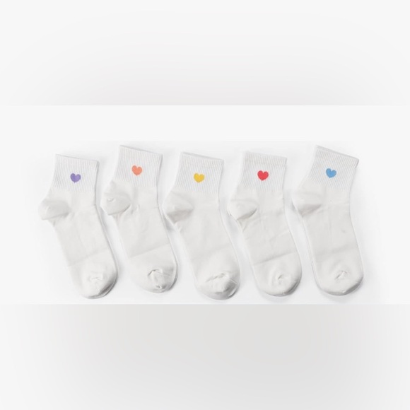 Accessories - Cute Cotton Crew Athletic Socks - Ankle High, Novelty Fun Heart Design!